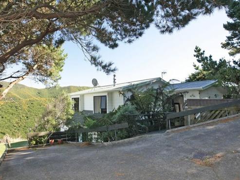 12A Cabot Place, Kingston