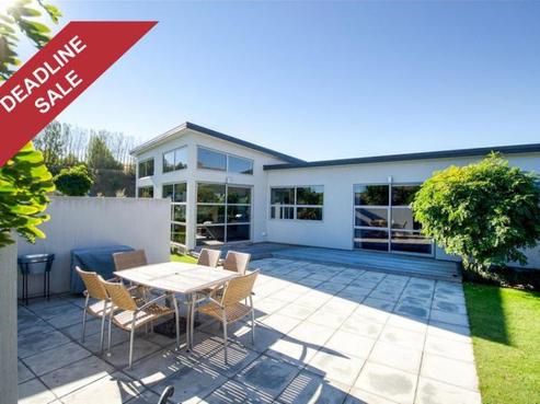 2 Orbell Drive, Lake Hayes Estate