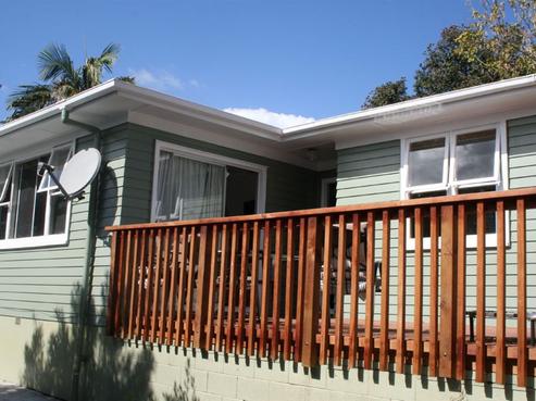 5 Bayside Avenue, Te Atatu Peninsula