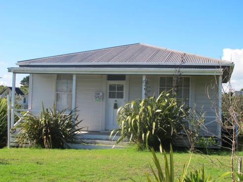 21 Woody Bay Road, Rakino Island