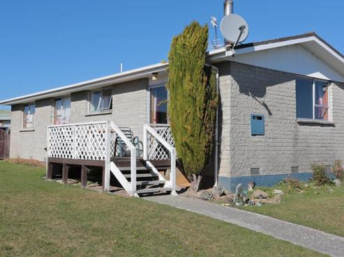 33 Dundee Street, Strathern
