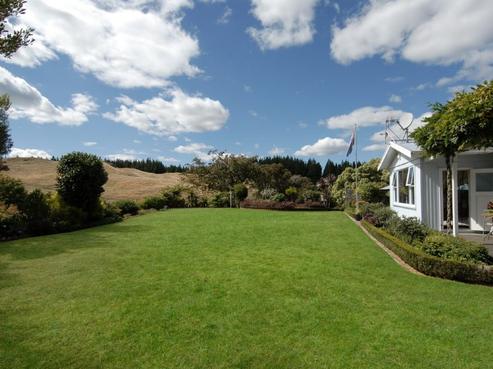 2085 State Highway 5, Hastings Country