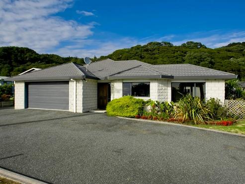 35 Pakeha Street, Matata