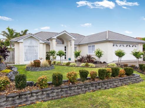92 Bob Charles Drive, Golflands