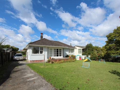 45 Cobham Crescent, Kelston