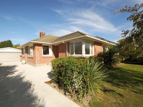 8 Leander Street, Northcote