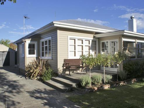 25 Bowling Road, Greenmeadows