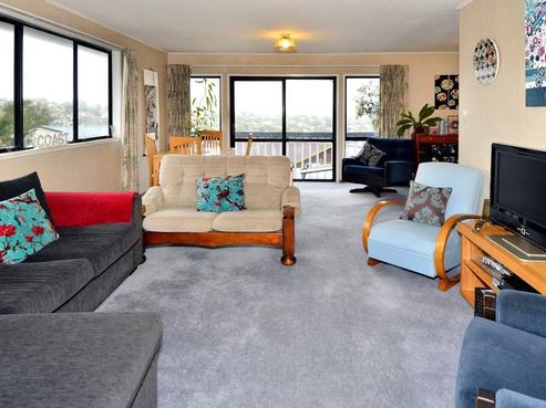 4 Target Road, Totara Vale