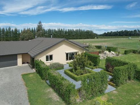 42 Feathers Road, Loburn
