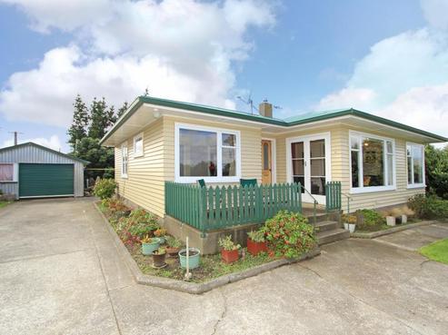 6 Catherine Grove, Tirohanga