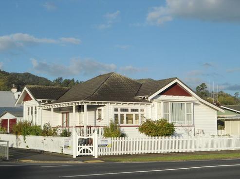 300 Richmond Street, Thames