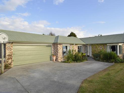 52A Lothian Brae, Wattle Downs