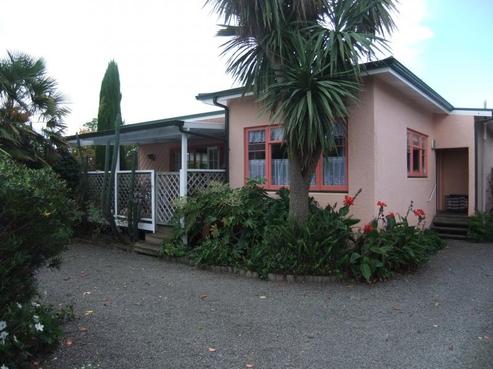 11 Allens Lane, Clive