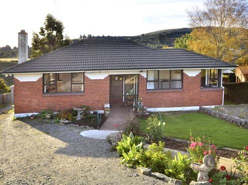 6 Blake Street, Halfway Bush