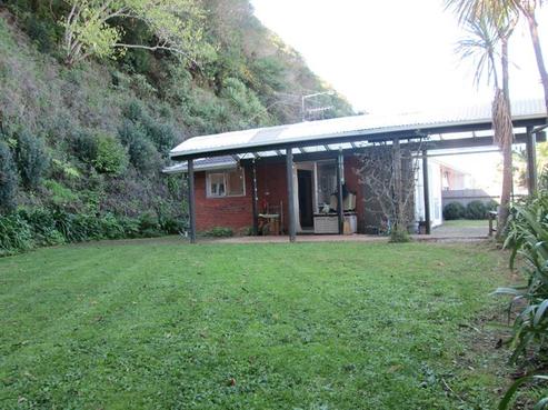 6/2B Queensway, Three Kings