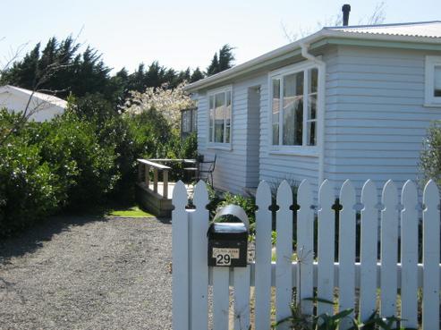 29 Woodward Street East, Featherston