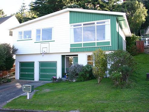 14 Breton Grove, Kingston