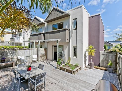 27/21 Hunters Park Drive, Three Kings