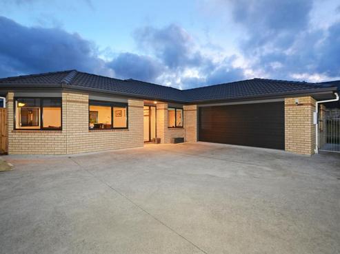 40 Percy Kinsman Crescent, Riverstone Terraces