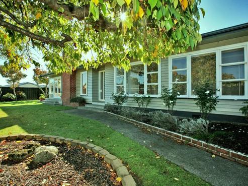 527 Hart Drive, Frimley
