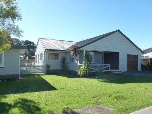 302 Hetherington Road, Whangamata