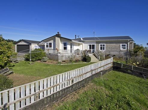25 Rotokare Road, Eltham