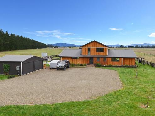 238 Foothills Road, Okuku