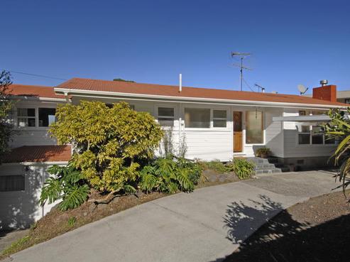 8 Peter Terrace, Castor Bay