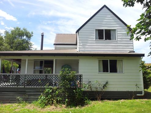 9 Tari Road, Pukeatua