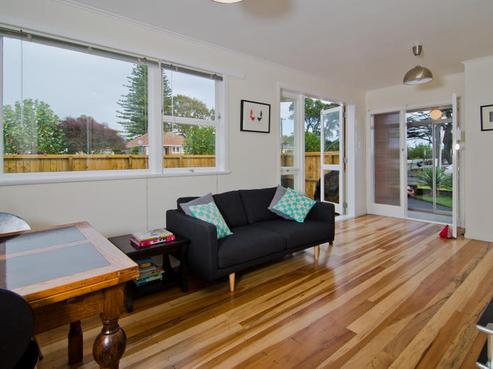2/1 Neville Street, Point Chevalier