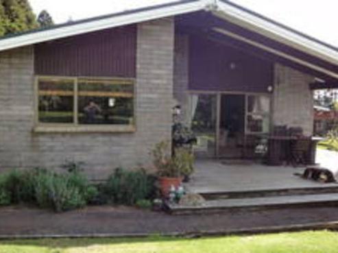 1115 State Highway 16, Waimauku