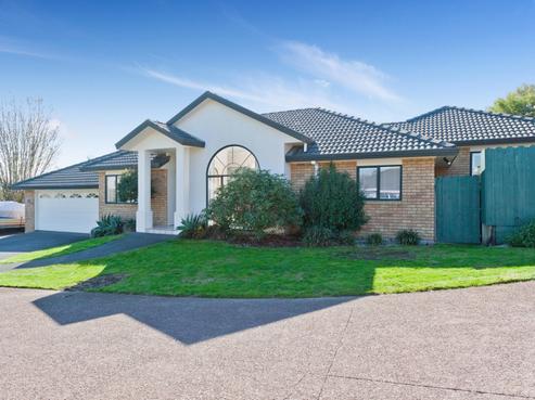 12 Jan Higgins Place, Golflands
