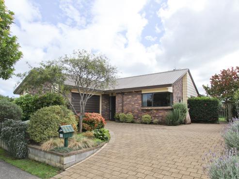 75B Sandwich Road, Saint Andrews