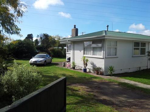 124 Clayton Road, Mangakakahi