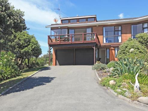 18 Ara Kuaka, Waikanae Beach