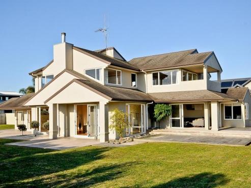 8 Rembrandt Terrace, Huntington