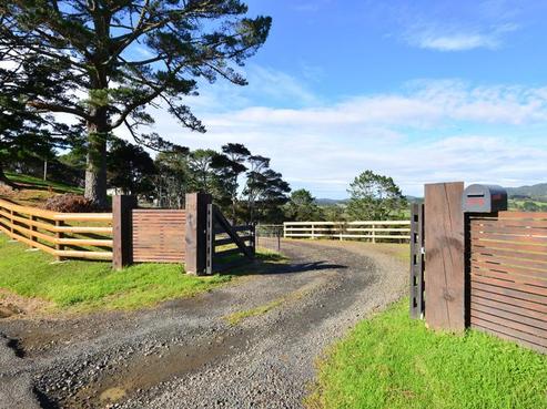 310 Sturges Road, Henderson Valley