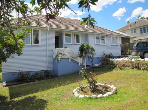 817 Mount Pleasant Road, Thames