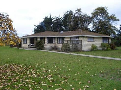 61 Aker Road, Winchester