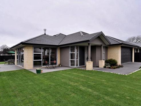 11 Yew Tree Lane, Middleton