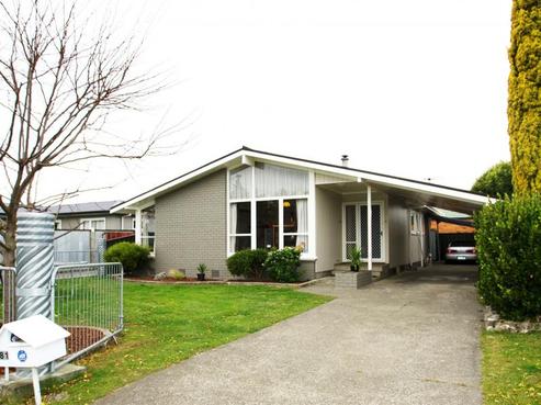 81 Clarence Cox Crescent, Pirimai