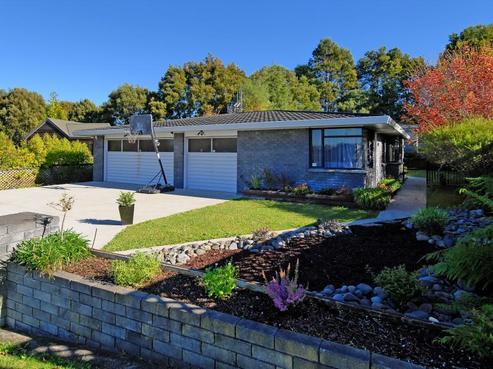 84 Sunnyhills Avenue, Glenview