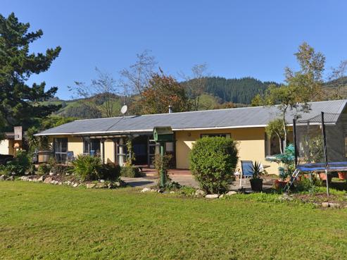 121 Clover Road East, Hope