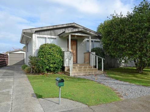 113 California Drive, Totara Park