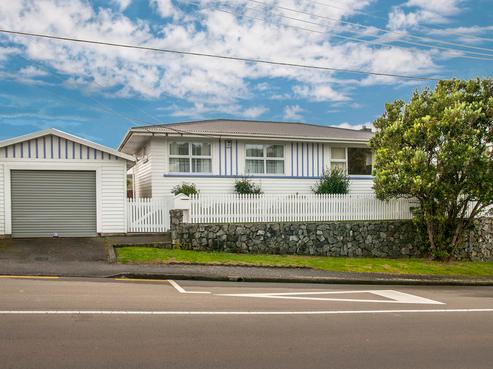 27 Cara Crescent, Paparangi