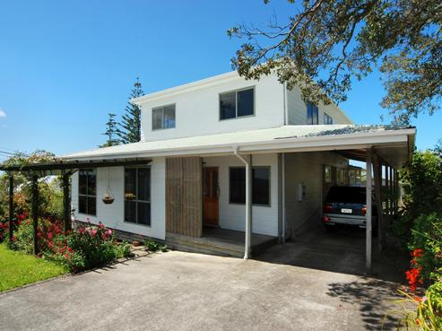13 Verbena Road, Birkdale