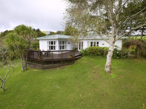 610 West Coast Road, Makarau