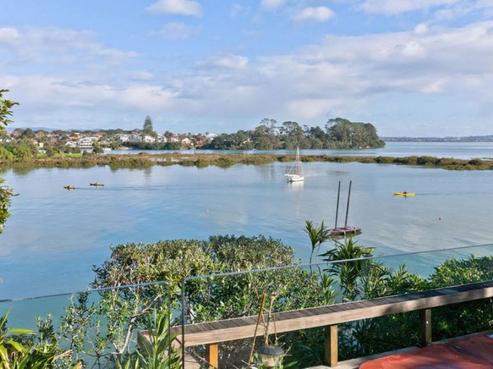 24 Westmere Park Avenue, Westmere