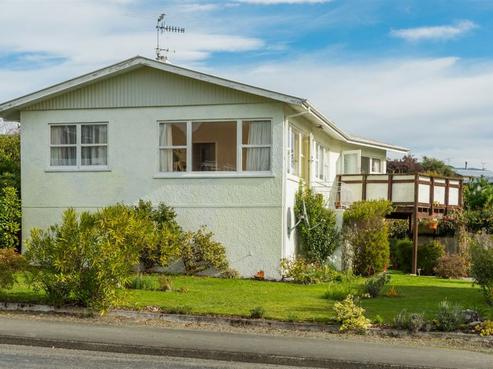 18 Churchill Avenue, Richmond