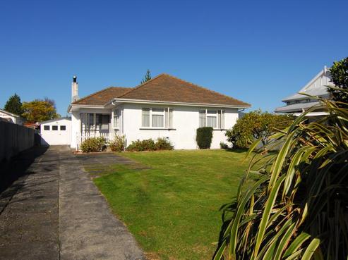 406 Park Road South, Akina